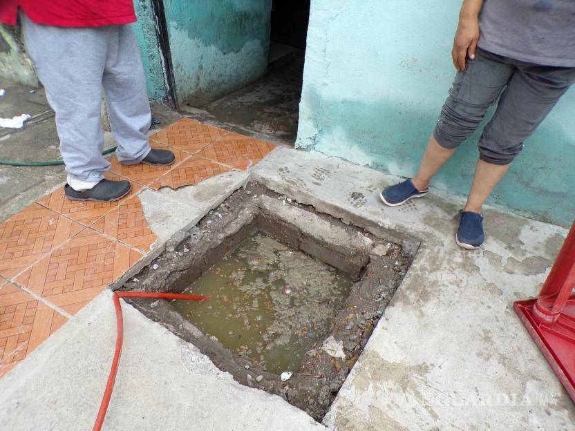 $!Las casas de la colonia Mario Ortiz huelen a humedad y agua de caño.
