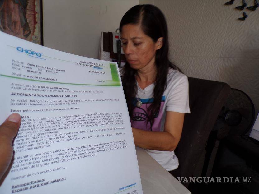 $!Faby busca reunir 85 mil pesos para una cirugía mientras vende dulces.