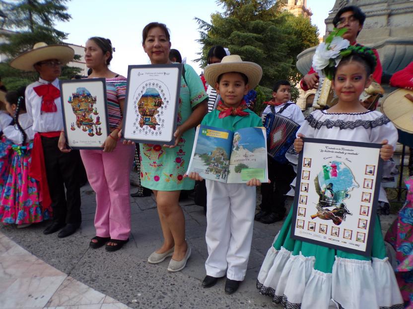 $!Con una manifestación, los niños reclaman su derecho a la cultura.