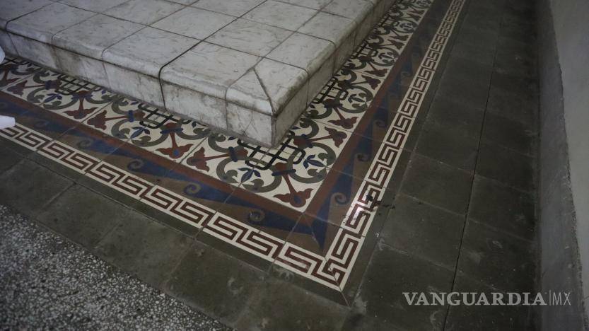 $!El azulejo original que adorna el interior de la capilla, símbolo de su rica historia