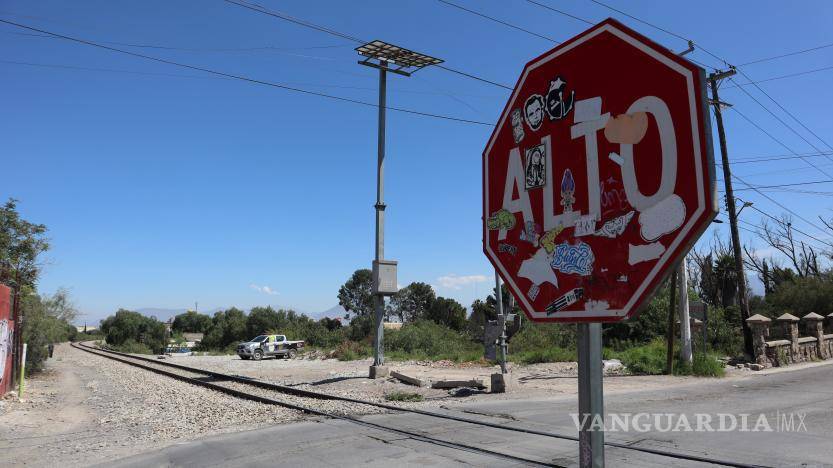 $!La señal de “Alto” en el cruce de Lerdo de Tejada muestra desgaste, pero aún es visible para los automovilistas.