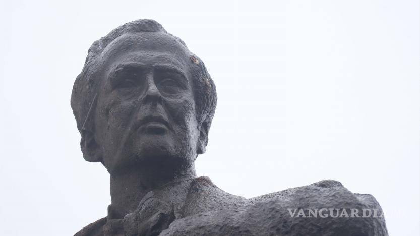 $!Las estatuas del Paseo de la Reforma en Saltillo fueron instaladas en 1977 bajo el mandato del gobernador Óscar Flores Tapia.