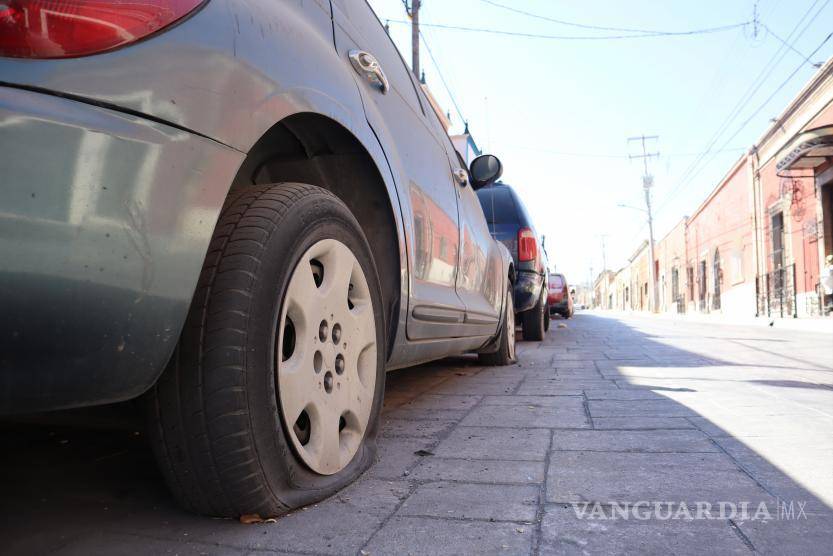 $!La subdirectora de Tránsito y Vialidad explicó que ante este tipo de situaciones, la ciudadanía puede reportar los casos al 844 414 1114, al 911 o a los grupos de seguridad de WhatsApp.