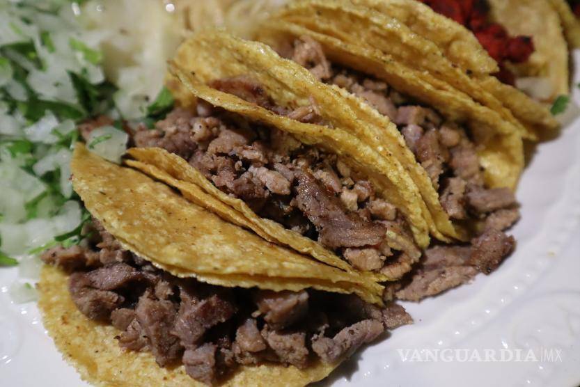 $!La cima del ránking la alcanzó Tacos Alex, mejor conocida como “La Procu” o “El primo” con 59 menciones en Facebook.