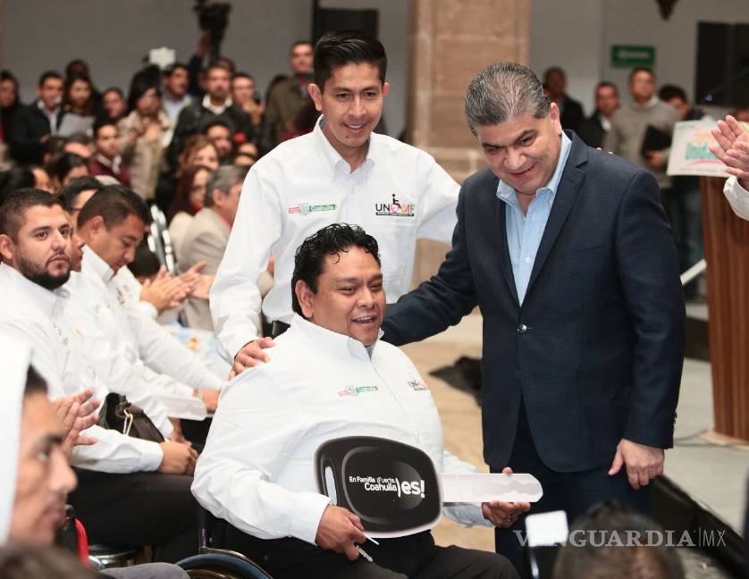 Entrega Miguel Riquelme vehículos a los programas UNEDIF, “Adultos Mayores en Abandono” y “Sobre Ruedas nos Movemos Juntos”.