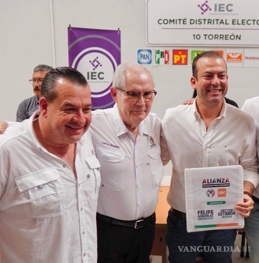 $!Acompañado de Héctor Estrada, dirigentes priistas y simpatizantes, el aspirante aseguró estar listo para iniciar una campaña de territorio.