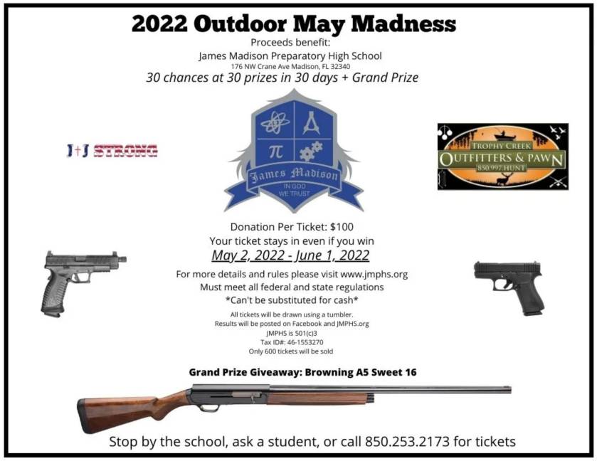 $!La Escuela Secundaria James Madison, de la ciudad de Madison en Florida concluyó el miércoles pasado su sorteo anual de rifles, pistolas y material de caza.