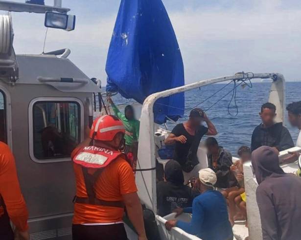 Las personas fueron atendidas por personal naval y reportadas en condiciones estables de salud.