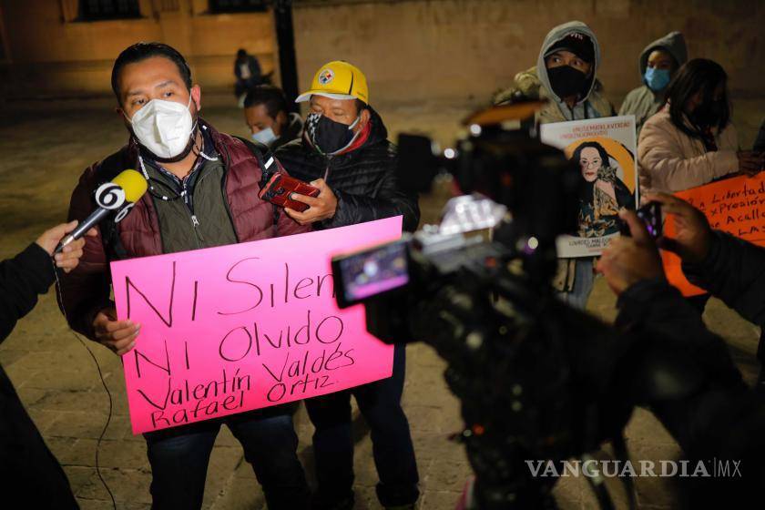 $!Saltillo: Periodistas se unen a protesta nacional para exigir un alto a los asesinatos y agresiones en contra del gremio