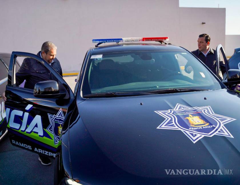 $!El alcalde durante el acto de entrega de equipamiento policial.