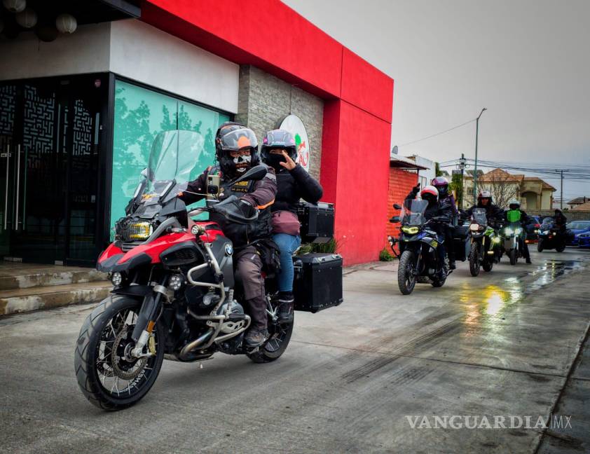 $!Unidos en la carretera, este club de motociclistas de Querétaro disfruta de la libertad y la camaradería en cada ruta.