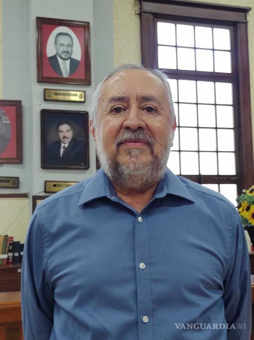 $!Desde 1974, quienes alguna vez pasaron por su clase tanto de matemáticas como de física, después tuvieron hijos que también pasaron por la cátedra del “Richo”, como se le apoda.