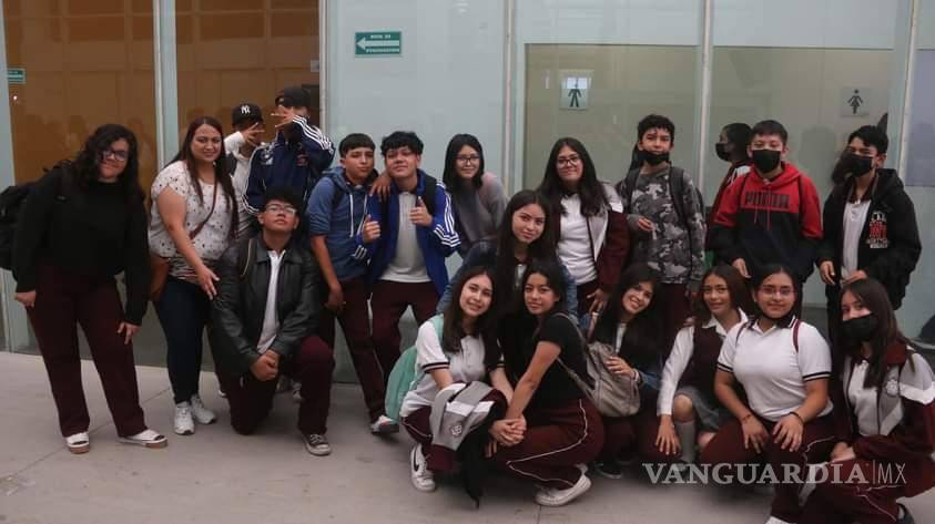 $!Los alumnos disfrutaron de al menos 30 talleres que ofreció la Secretaría de Educación de Coahuila.