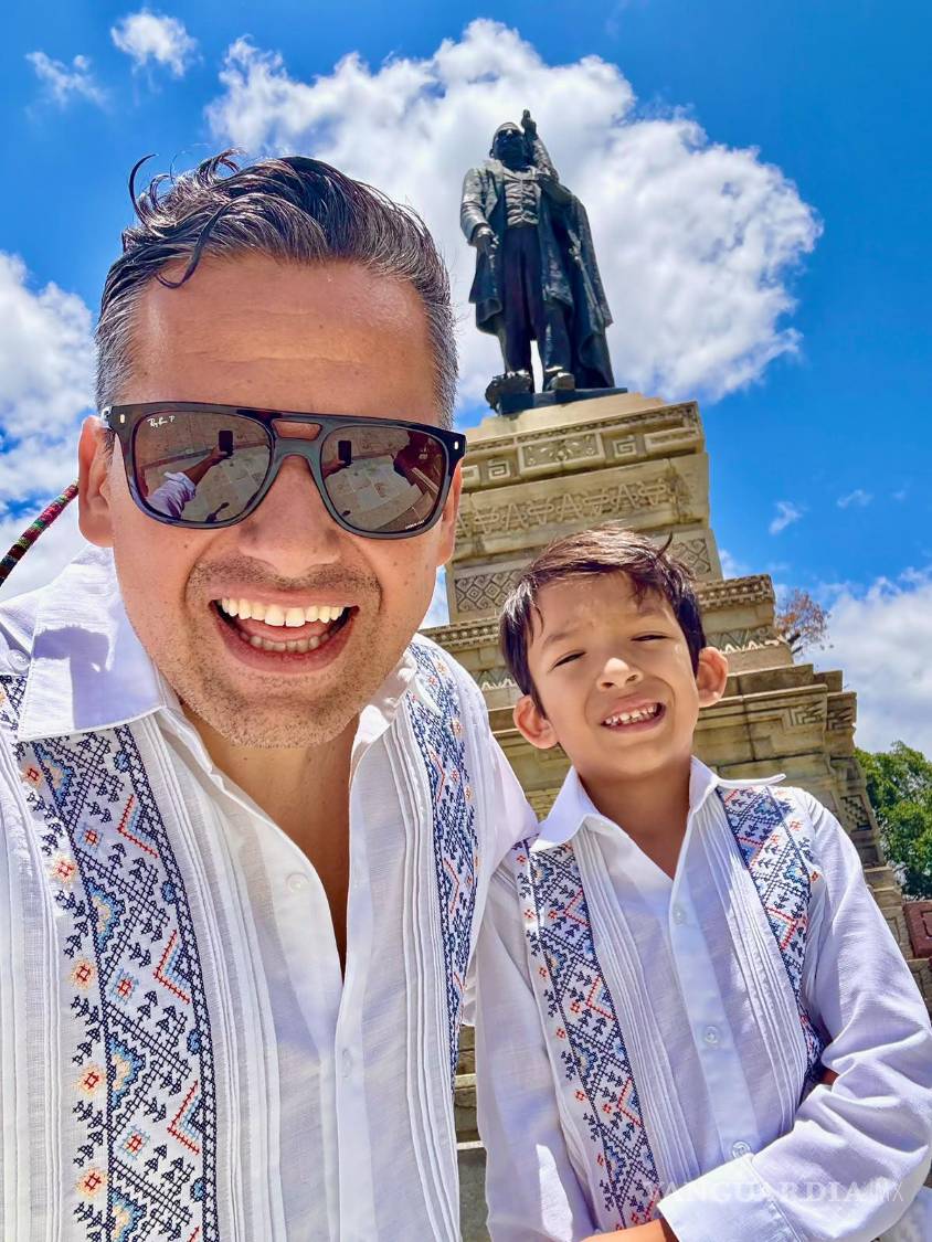 $!La distancia no eliminó las referencias mexicanas de la familia. Raymundo procura que sus hijos conozcan también las costumbres, símbolos y afectos del país donde él creció.