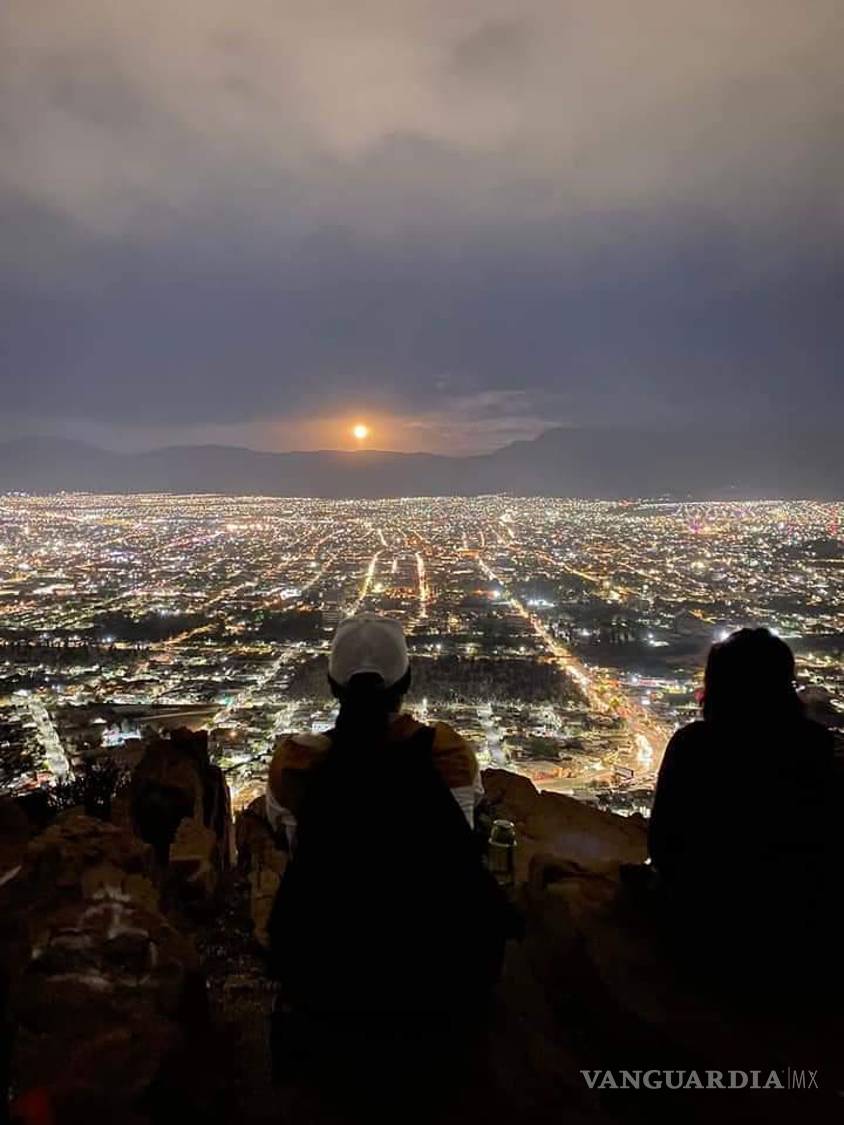 $!Las senderistas realizan sus recorridos para ver atardeceres y amaneceres.