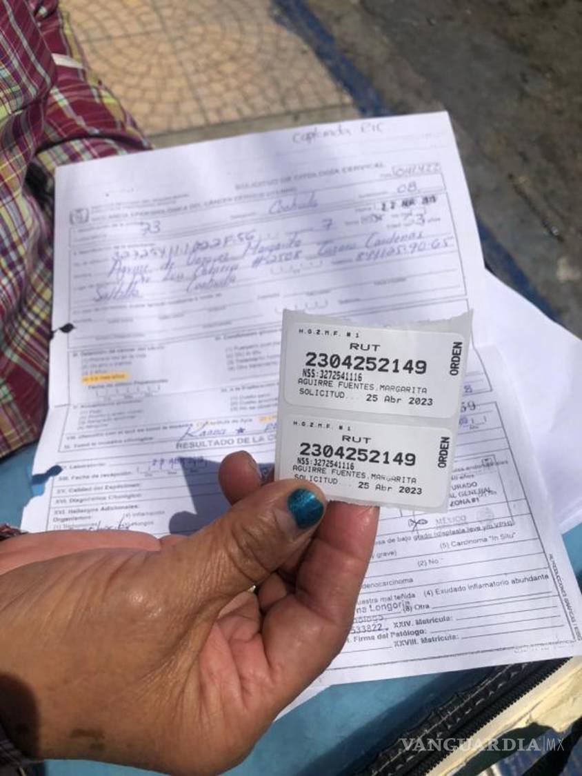 $!Al fondo se observa el diagnóstico del paciente, el cual puede empeorar por falta de medicamento.