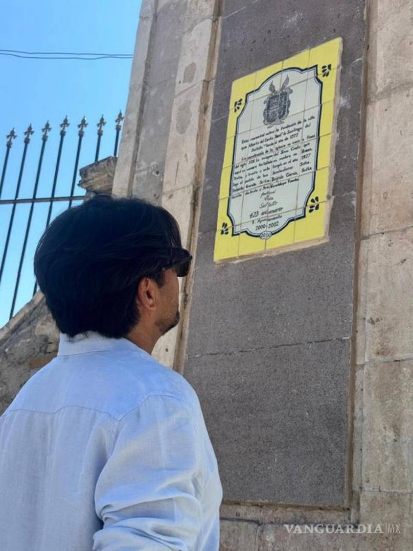 $!La caminata permitió observar fachadas, banquetas, azulejos y otros elementos representativos de la ciudad.