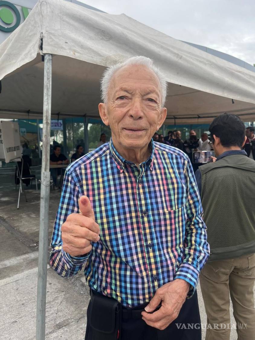 $!Aldegundo Garza, fundador del MUSAVE, vota en Los Valdés y exige a diputados atender inundaciones y salud
