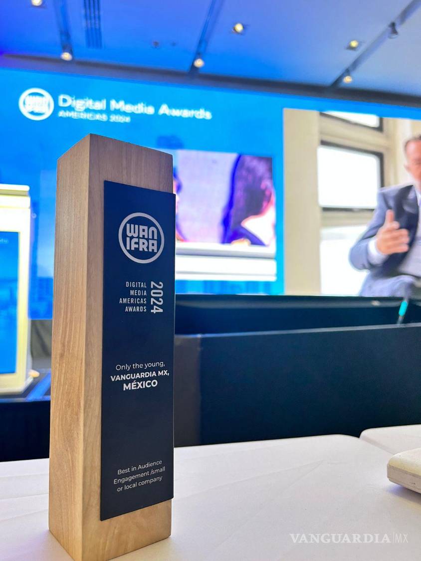 $!Este es el reconocimiento que la WAN-IFRA otorgó la noche de este jueves 11 de abril a Vanguardia por su última edición de Círculo de Oro “Only the Young”.