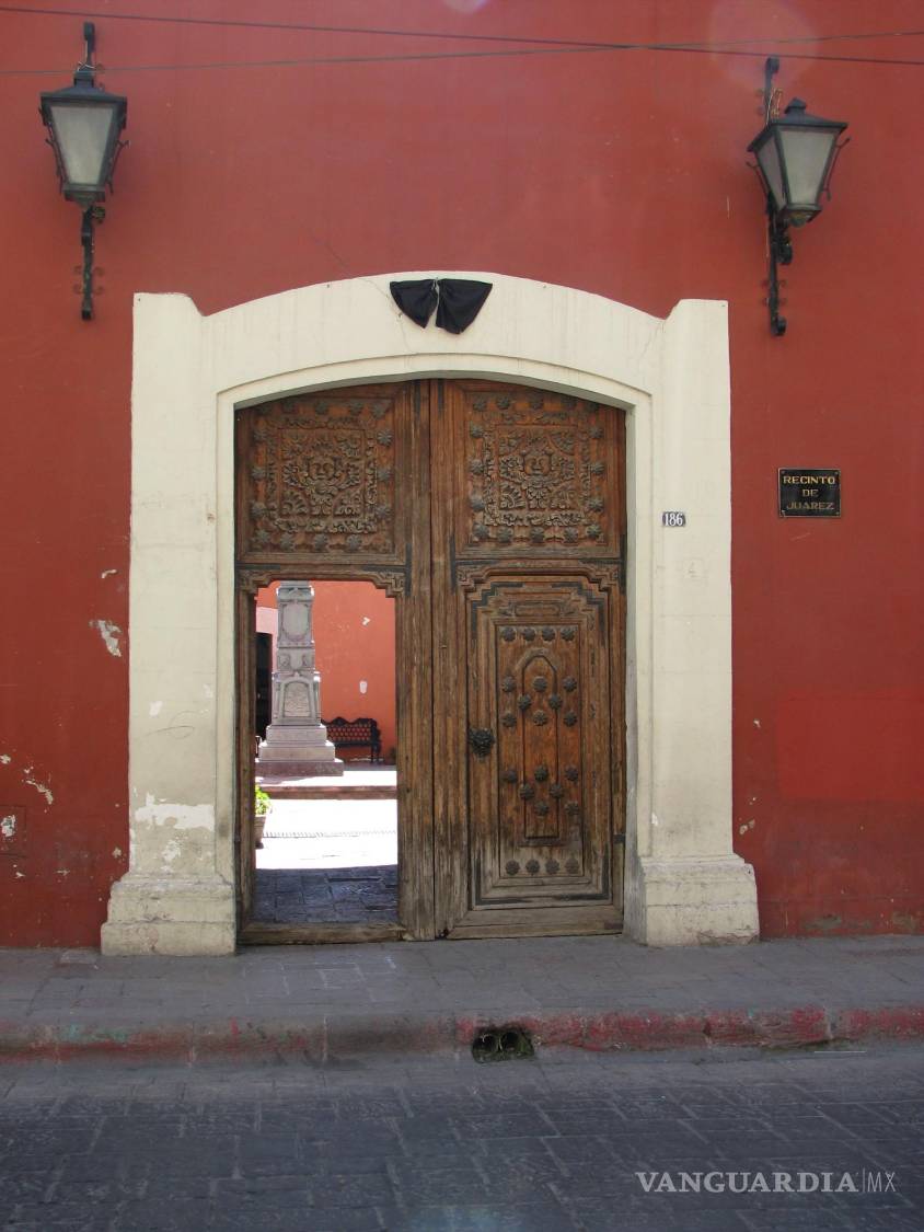$!Puerta del Recinto de Juárez, la entrada a un espacio que le rinde culto a este personaje histórico de nuestro país.