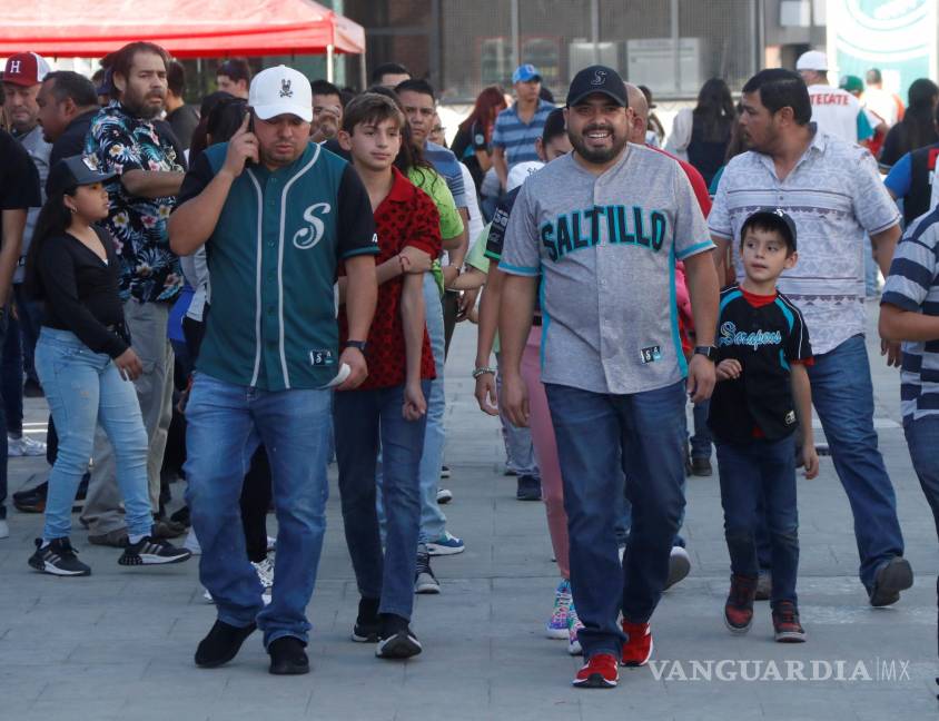 Saraperos vence 4-1 a Sultanes en inauguración de Pretemporada