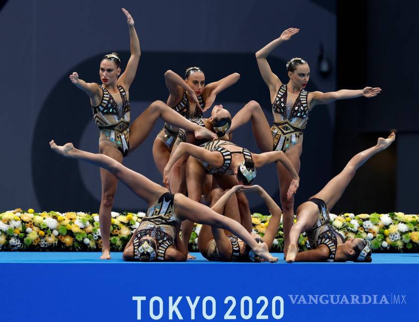 $!El equipo de Italia se presenta en la natación de rutina libre del equipo femenino durante los eventos de natación artística de los Juegos Olímpicos de Tokio 2020 en el Centro Acuático de Tokio en Tokio, Japón. EFE