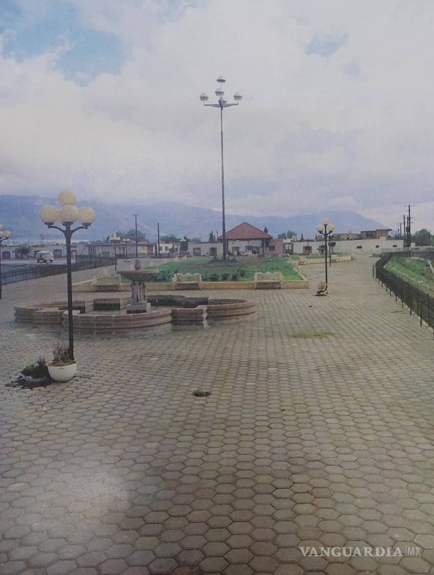 $!Antigua Plaza México, al fondo un kiosco.