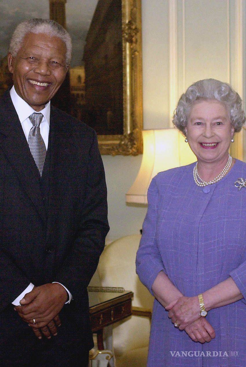 $!La vida de la Reina Isabel II en 20 icónicas fotografías