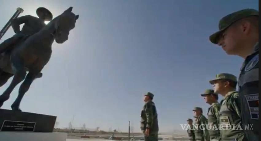 $!Una escultura del general Felipe Ángeles se encuentra en el centro del AIFA, y aquí los elementos de la Sedena le dan la bienvenida.