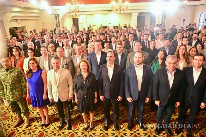 $!Manolo Jiménez encabezó la ceremonia de toma de protesta de la ministra como nueva integrante honoraria de la asociación.