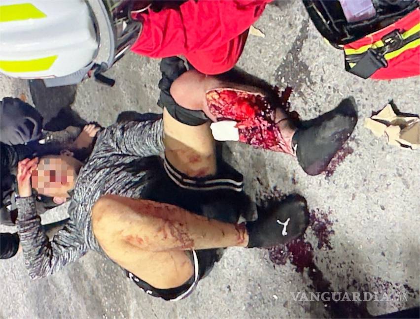 $!El joven presentó una grave lesión tras caer al asfalto.