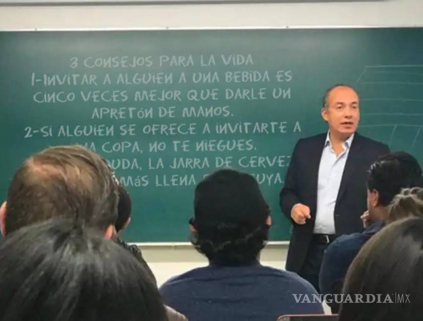 $!Felipe Calderón da clase en el ITAM... y su cátedra se convierte en meme