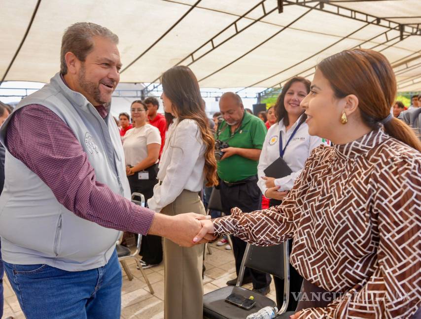 $!El evento se realizó en la Alameda Miguel Ramos Arizpe, con la participación de más de 70 empresas de distintos giros.