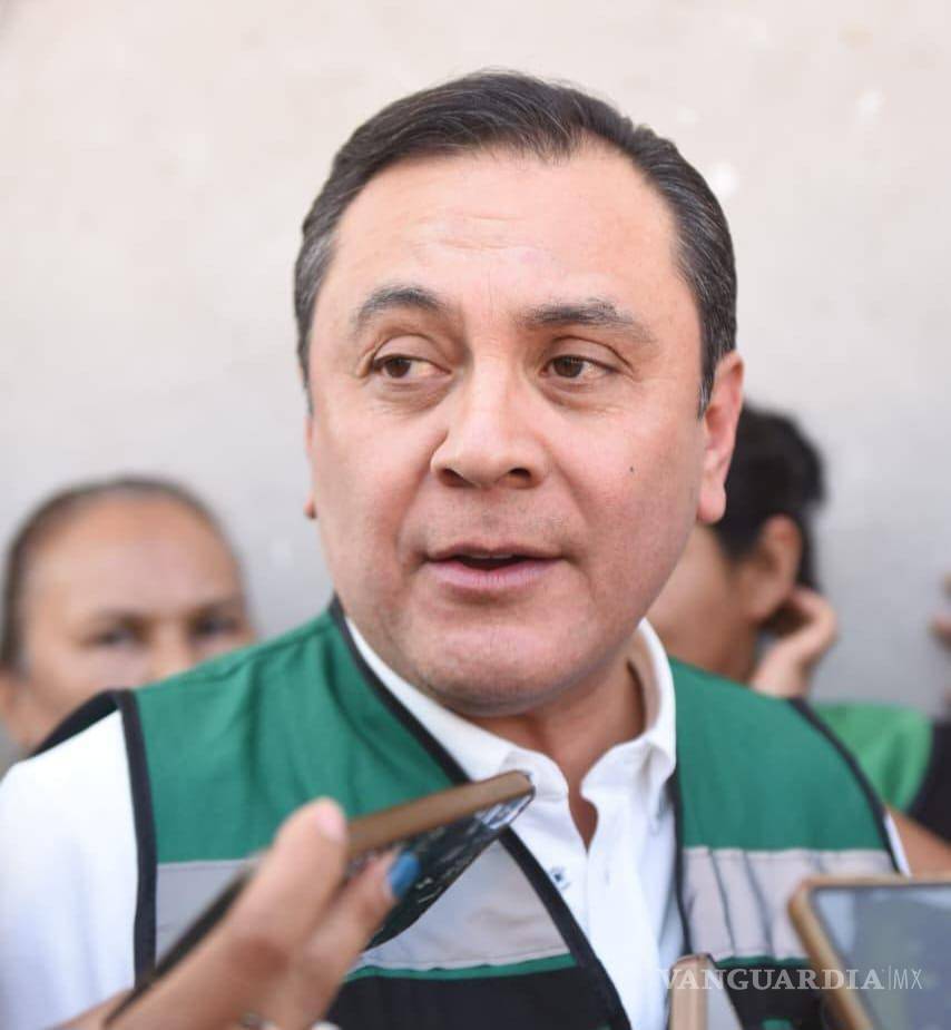 $!Xavier Herrera Arroyo informó que las brigadas recorrerán distintas colonias para atender reportes de agua potable y drenaje.