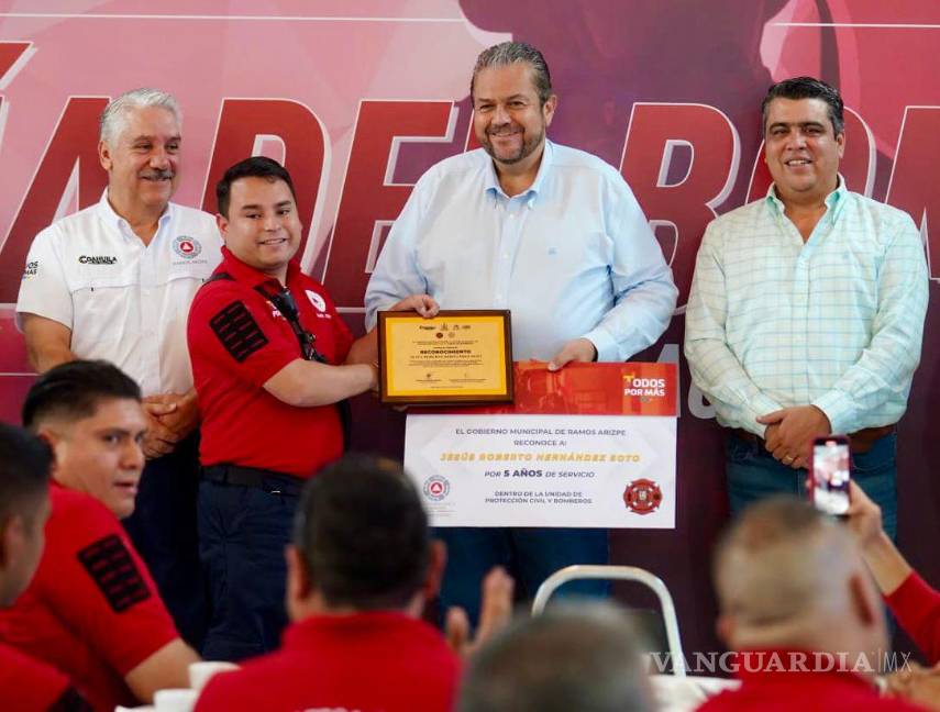 $!Fueron entregados reconocimientos por años de servicio.