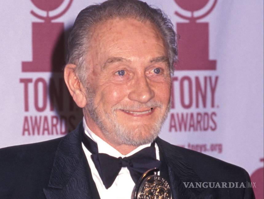 $!Fallece el actor Roy Dotrice a los 94 años