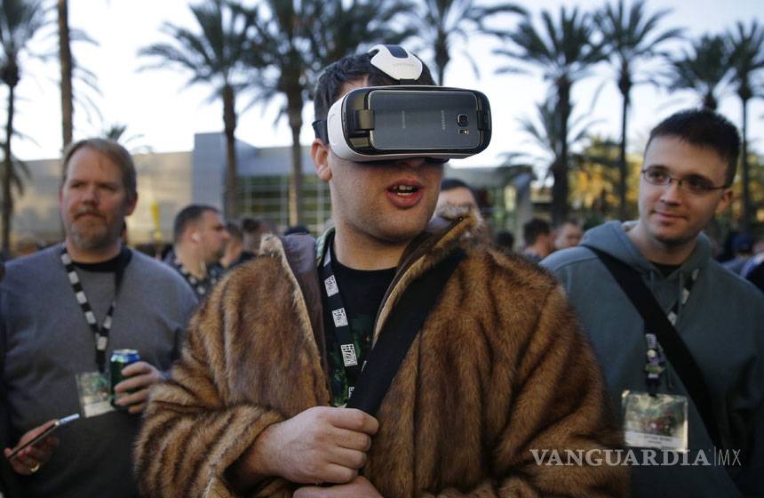 $!Samsung lanza Gear VR, lentes de realidad virtual