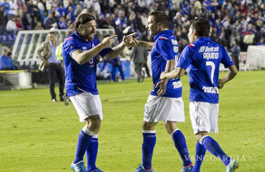 Cruz Azul lamenta la baja de Flores