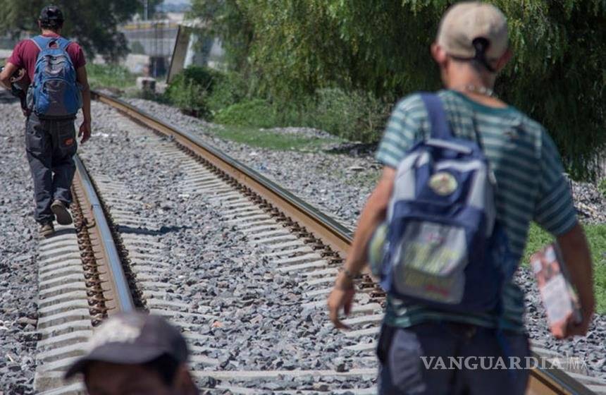 Al menos 500 migrantes buscan asilo en Estados Unidos por aduana Sonora-Arizona