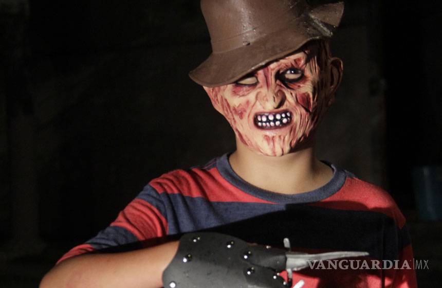 $!Toman calles de Saltillo para pedir Halloween