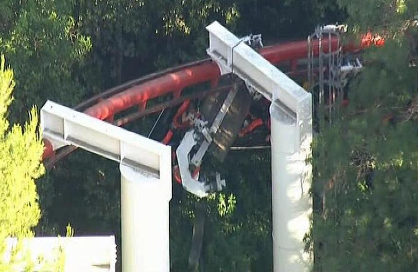 Se descarrila juego mecánico en Six Flags de EU