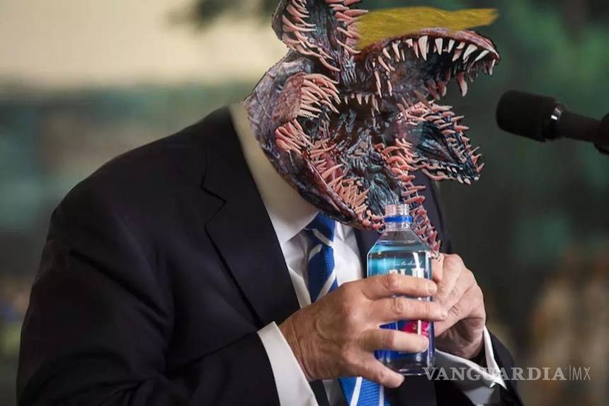 $!Imagen de Donald Trump tomando agua desata batalla de Photoshop