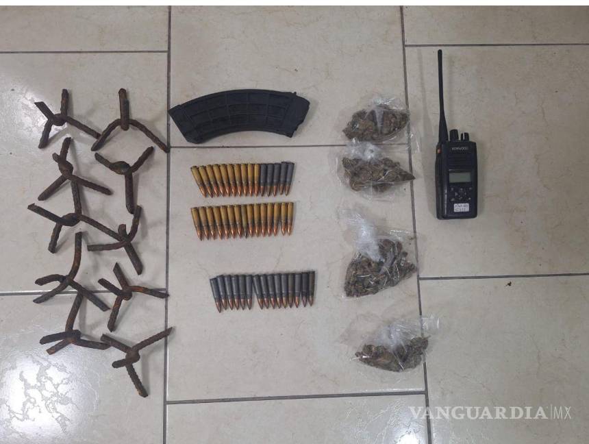 Detienen a jóvenes que arrojaban ‘ponchallantas’ en la carretera Monterrey-Nuevo Laredo