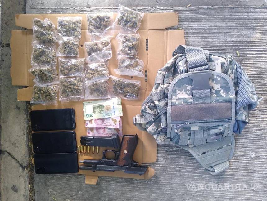 Detienen a siete en Nuevo León, entre ellos una menor de 14 años, con armas y drogas