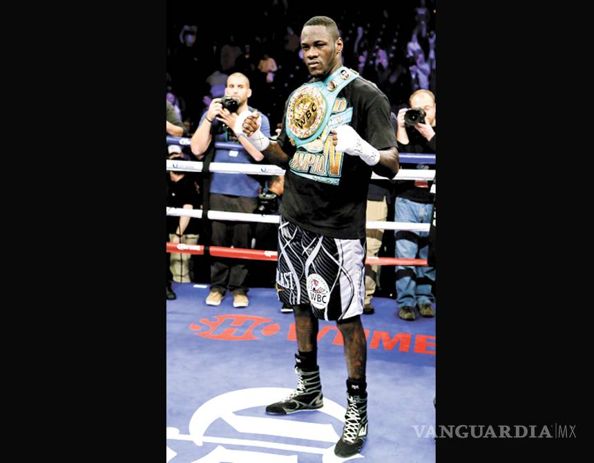 $!Fury lanza reto al estilo de la WWE