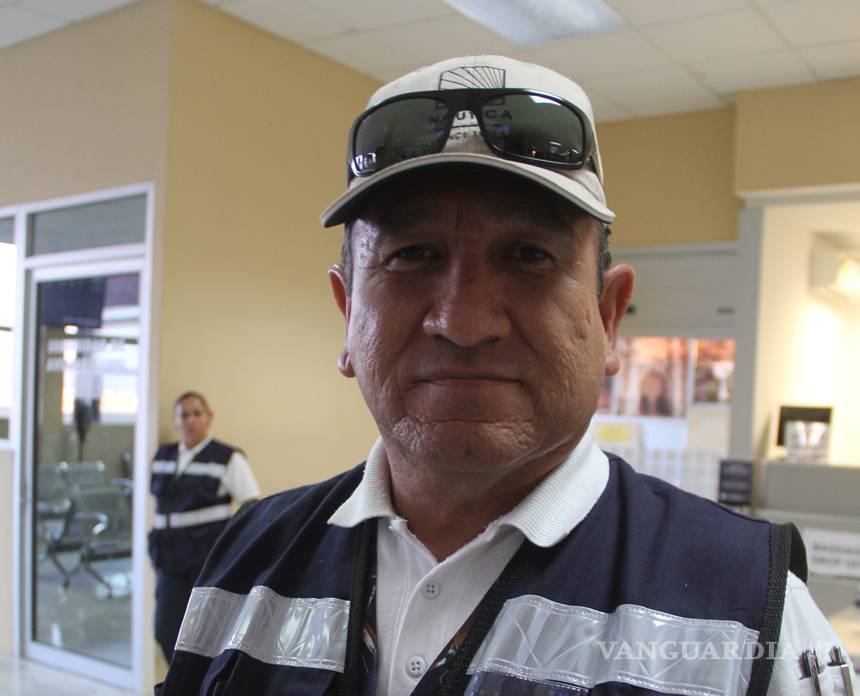 $!Se despista avión en Aeropuerto Plan de Guadalupe en Saltillo