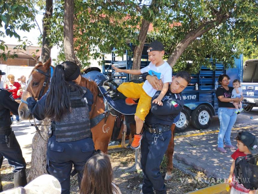 $!Los elementos municipales apoyaron a los niños en todo momento.