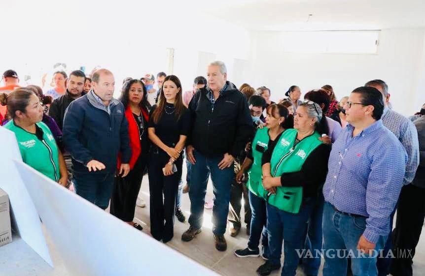 $!Supervisa obra Chema Fraustro en centro comunitario de Saltillo