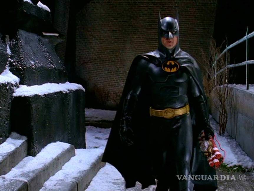 $!Subastan trajes del Batman, de Keaton y el Superman, de Reeve