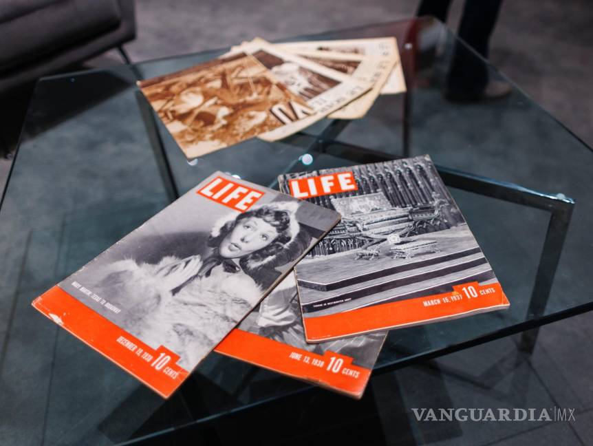 $!Se exhiben copias de la revista Life en la exposición “La revista Life y el poder de la fotografía”, en el Museo de Bellas Artes de Boston, Massachusetts.